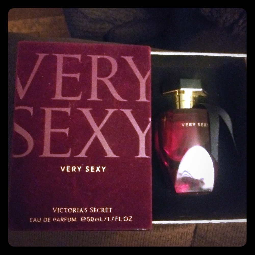 *SOLD* "Very sexy" by Victoria's Secret